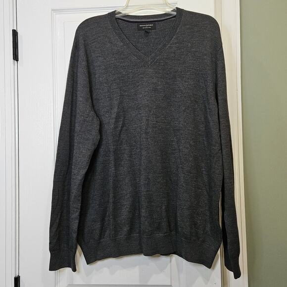Banana Republic Men's XL 100% Merino Wool Gray V-Neck Sweater - Picture 1 of 5